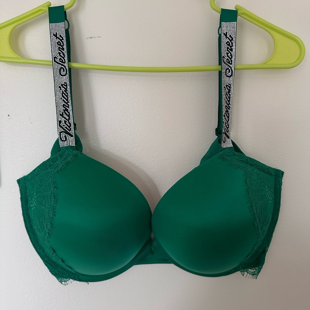 Victoria’s Secret Bra 38 DD NWT